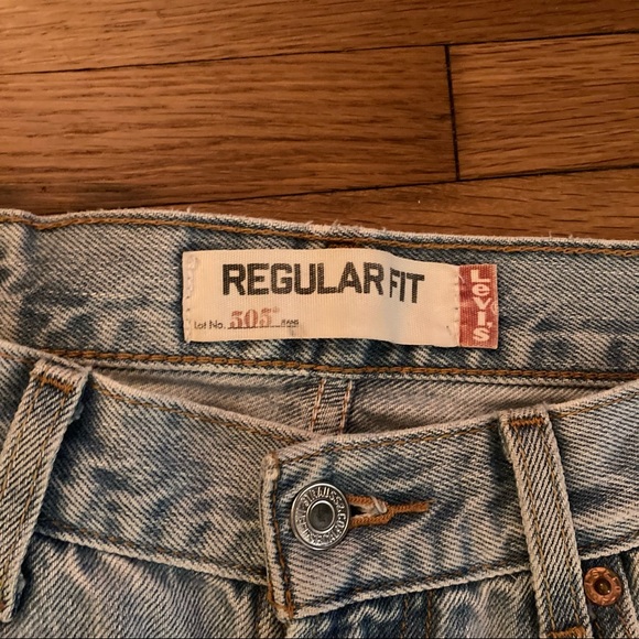 SOLD Vintage Levi Jeans - Picture 3 of 7